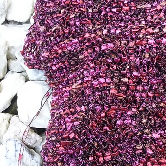 Bernat yarn 6 skeins - Picture 5 of 5